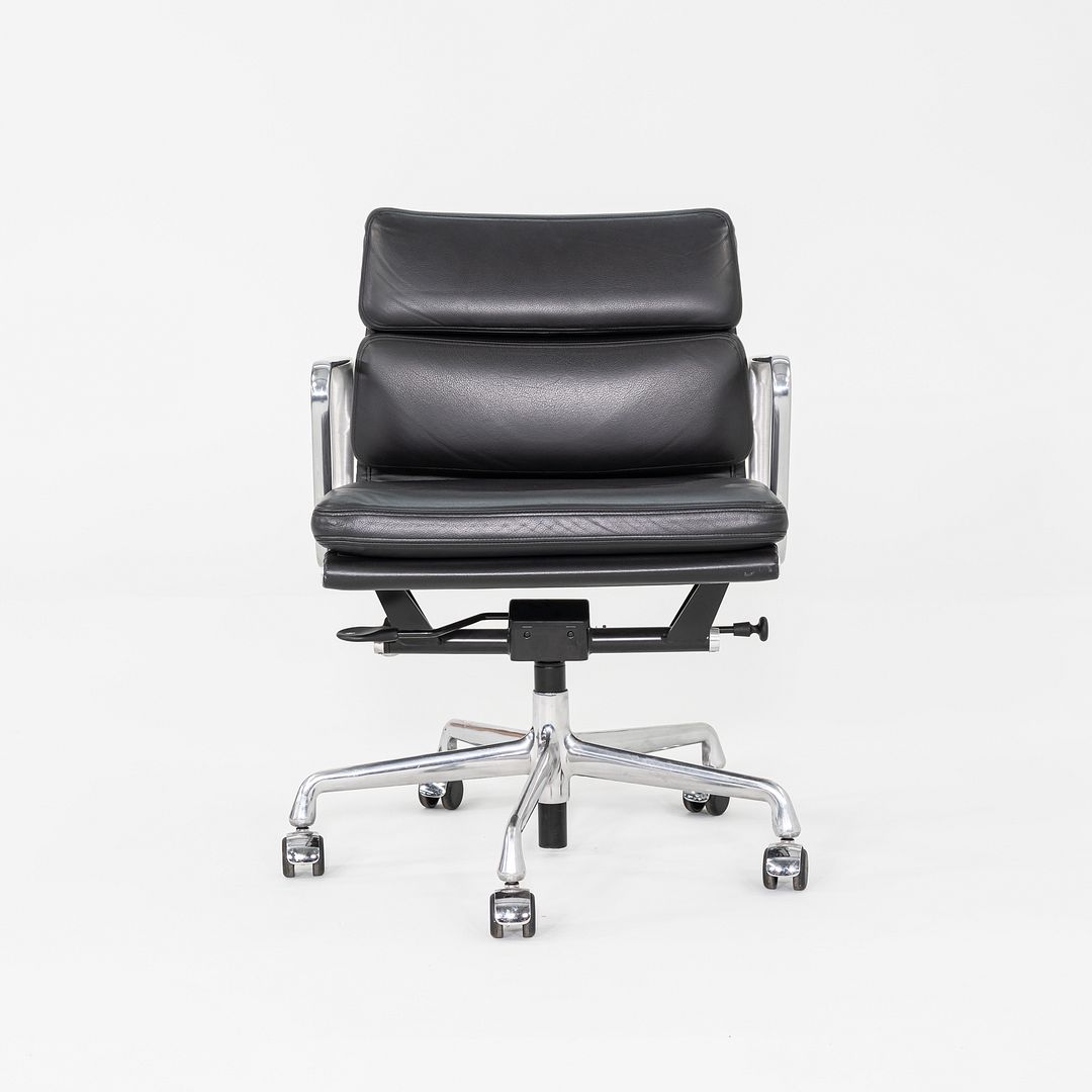 Soft Pad Management Chair, EA435