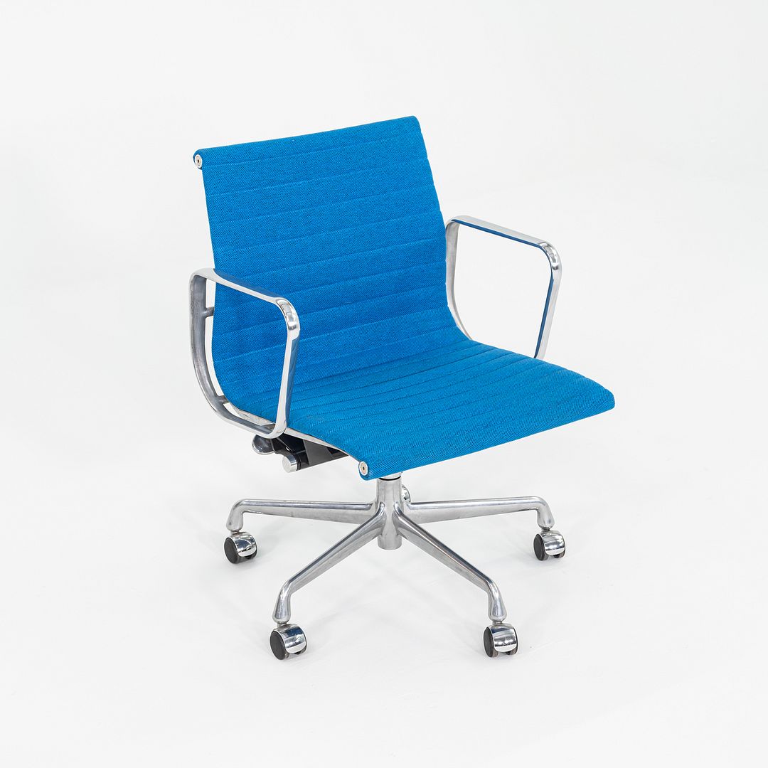 Eames Aluminum Group Management Chair