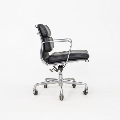 Soft Pad Management Chair, EA435