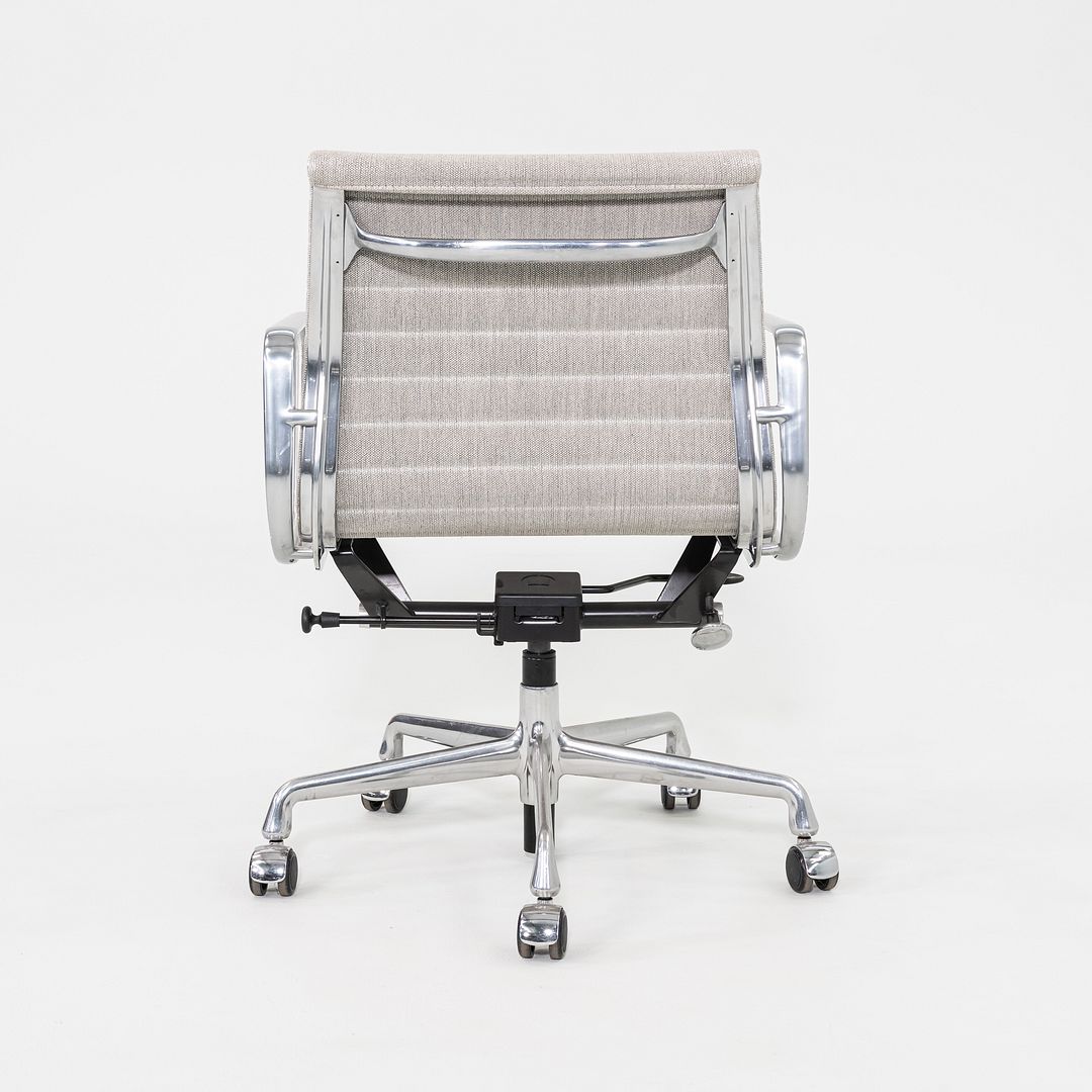 Aluminum Group Management Desk Chair, Model EA335