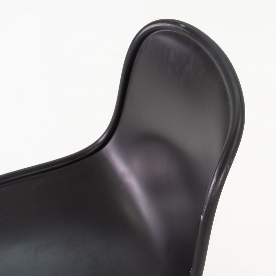 Neu 10 Swivel Chair
