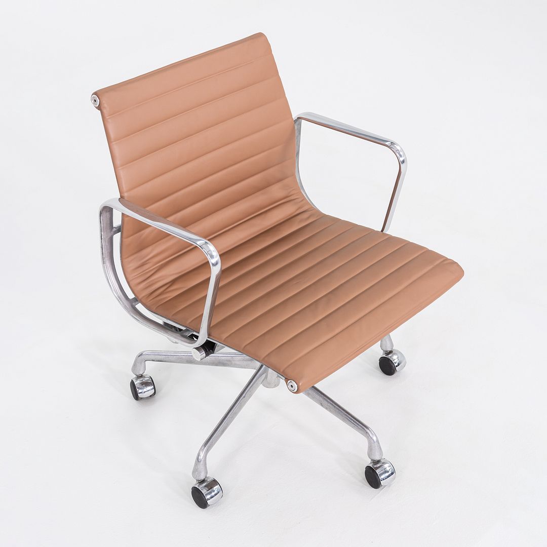 Aluminum Group Management Chair, Model EA335