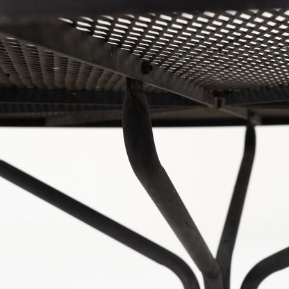 Sculptura Round Dining Table