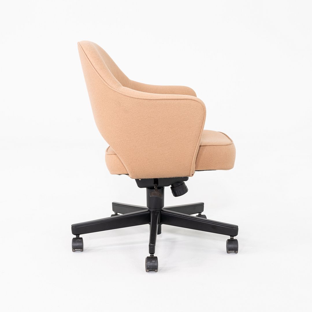 Saarinen Executive Arm Chair with Swivel Base