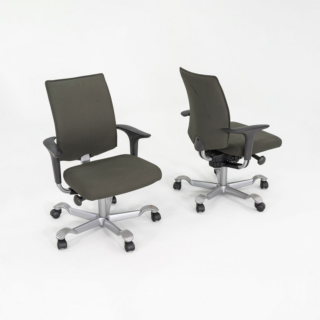 H05 Desk Chair