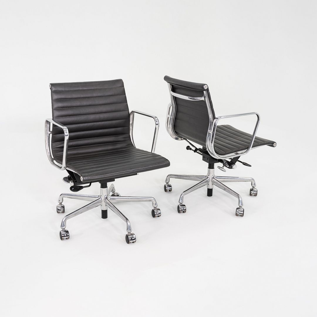 Aluminum Group Management Desk Chair, Model EA335