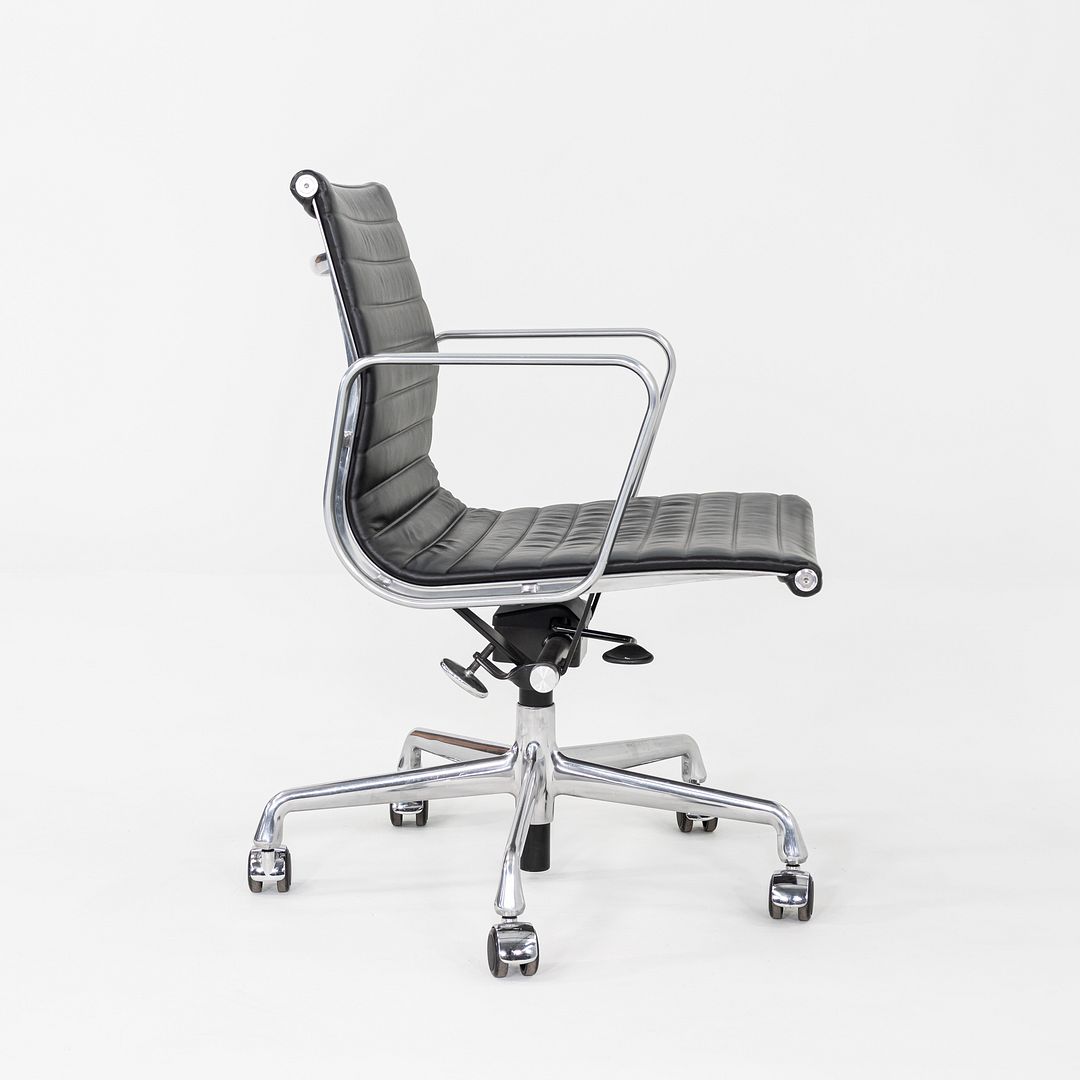 Aluminum Group Management Chair, EA335