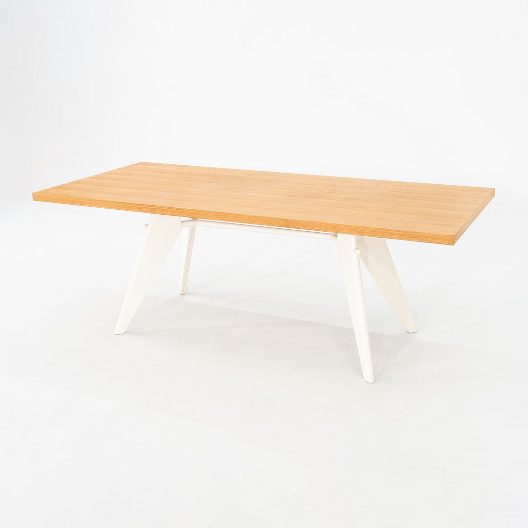 EM Dining Table