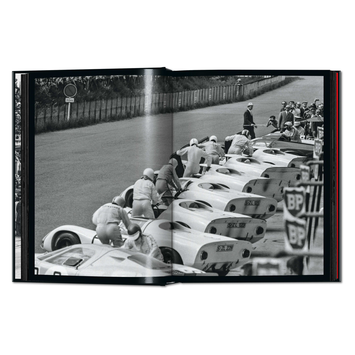 Rainer W. Schlegelmilch. Porsche Racing Moments. 45th Ed. (English)