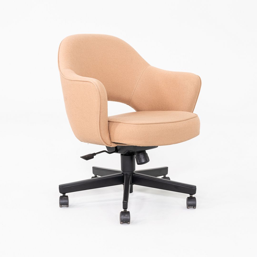 Saarinen Executive Arm Chair with Swivel Base