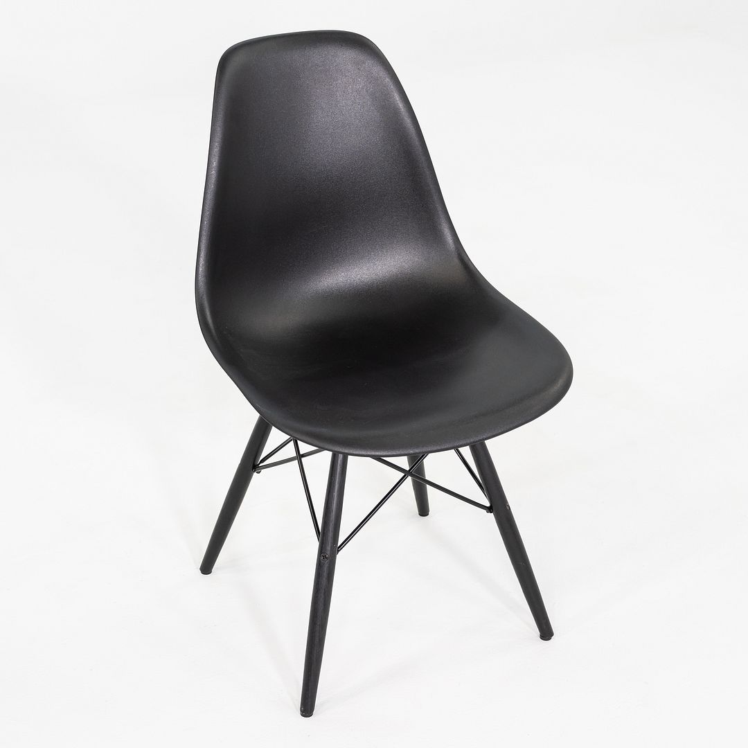 DSW Chair