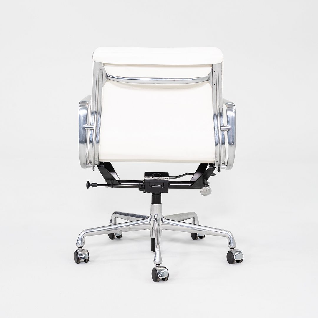 Soft Pad Management Chair, EA435