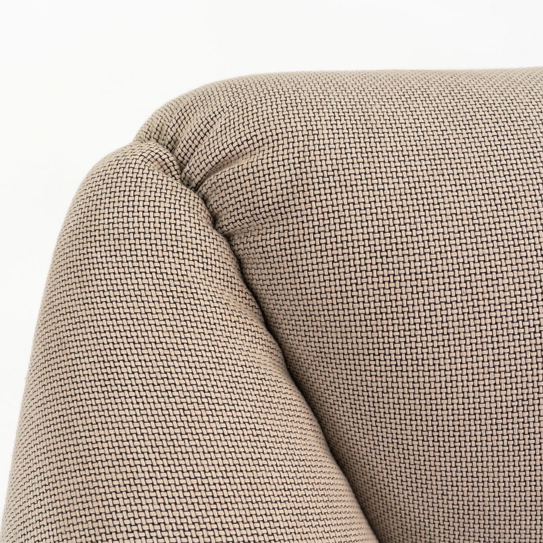 685 Loveseat Sofa