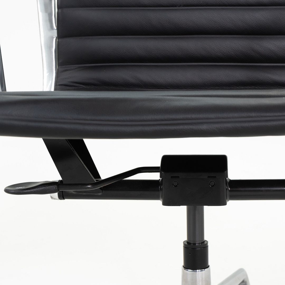 Aluminum Group Management Desk Chair