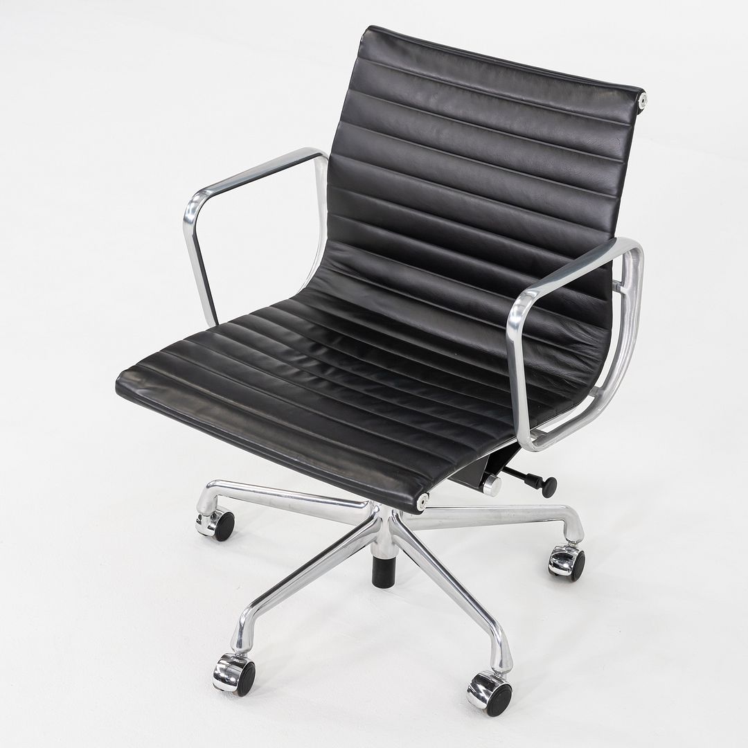 Aluminum Group Management Chair, EA335