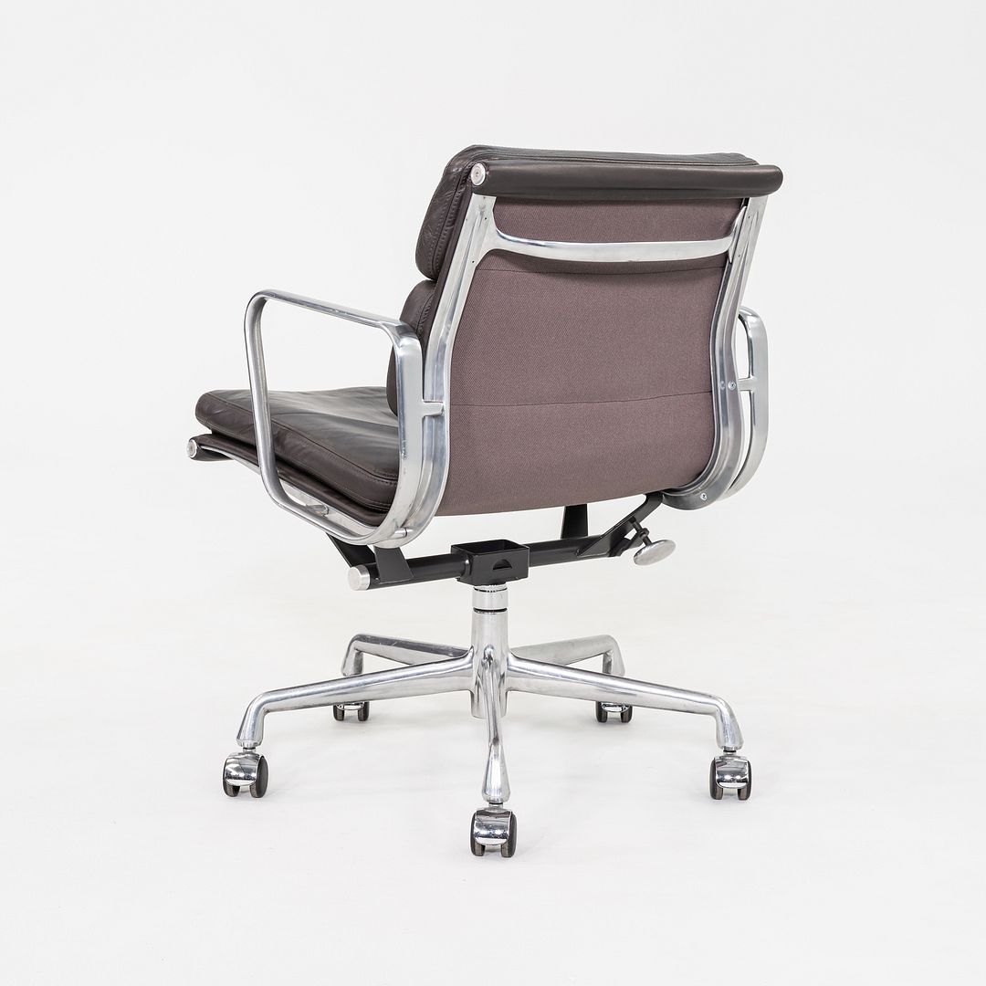 Soft Pad Management Chair, EA435