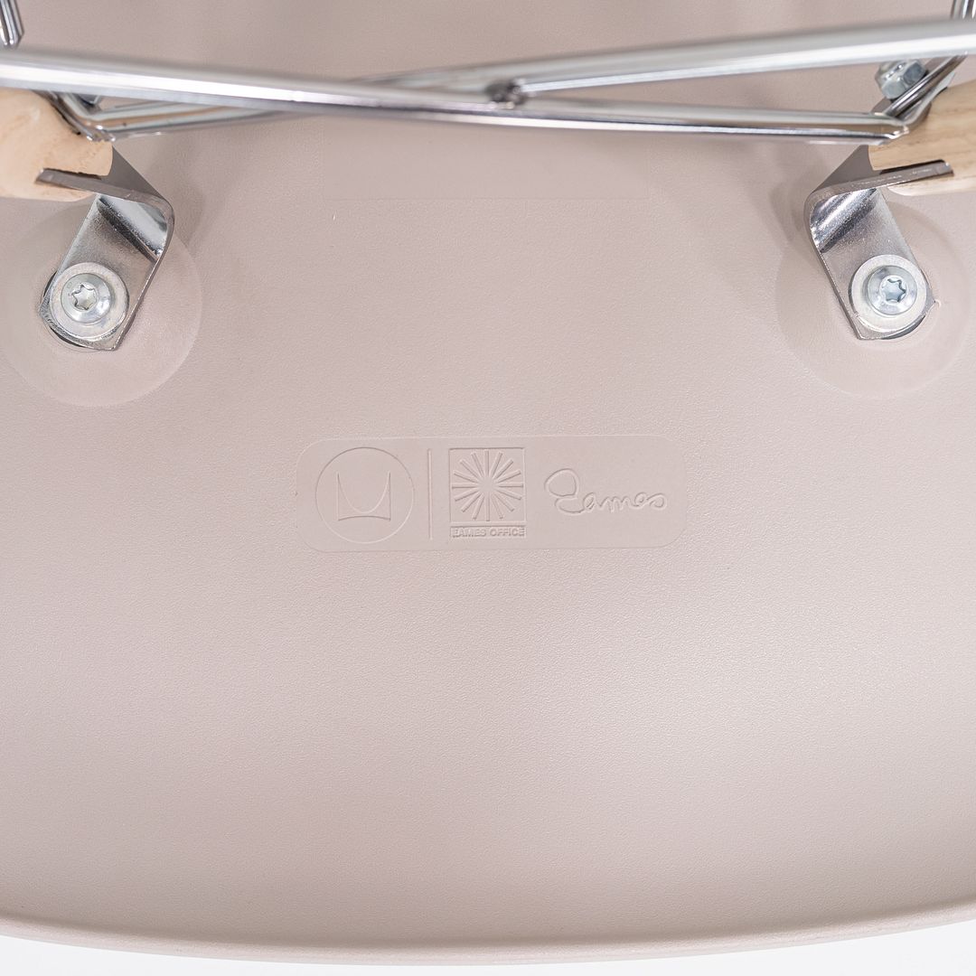 DSW Side Chair with Dowel Base