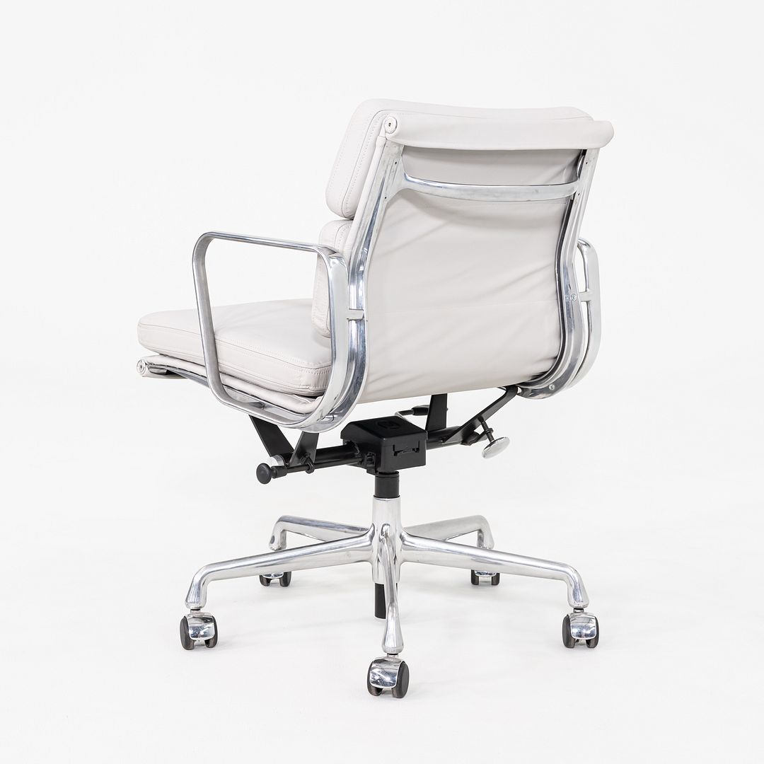 Soft Pad Management Desk Chair, EA435