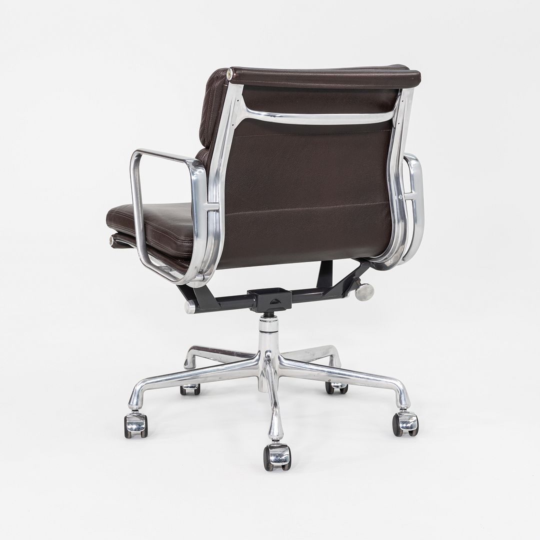 Soft Pad Management Chair, EA435