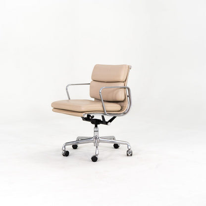 Eames Aluminum Group Soft Pad Management Desk Chair, Model EA435