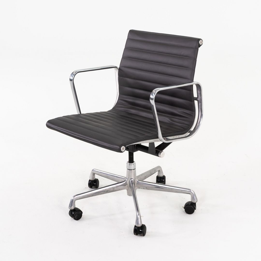 Eames Aluminum Group Management Desk Chair, Model EA335