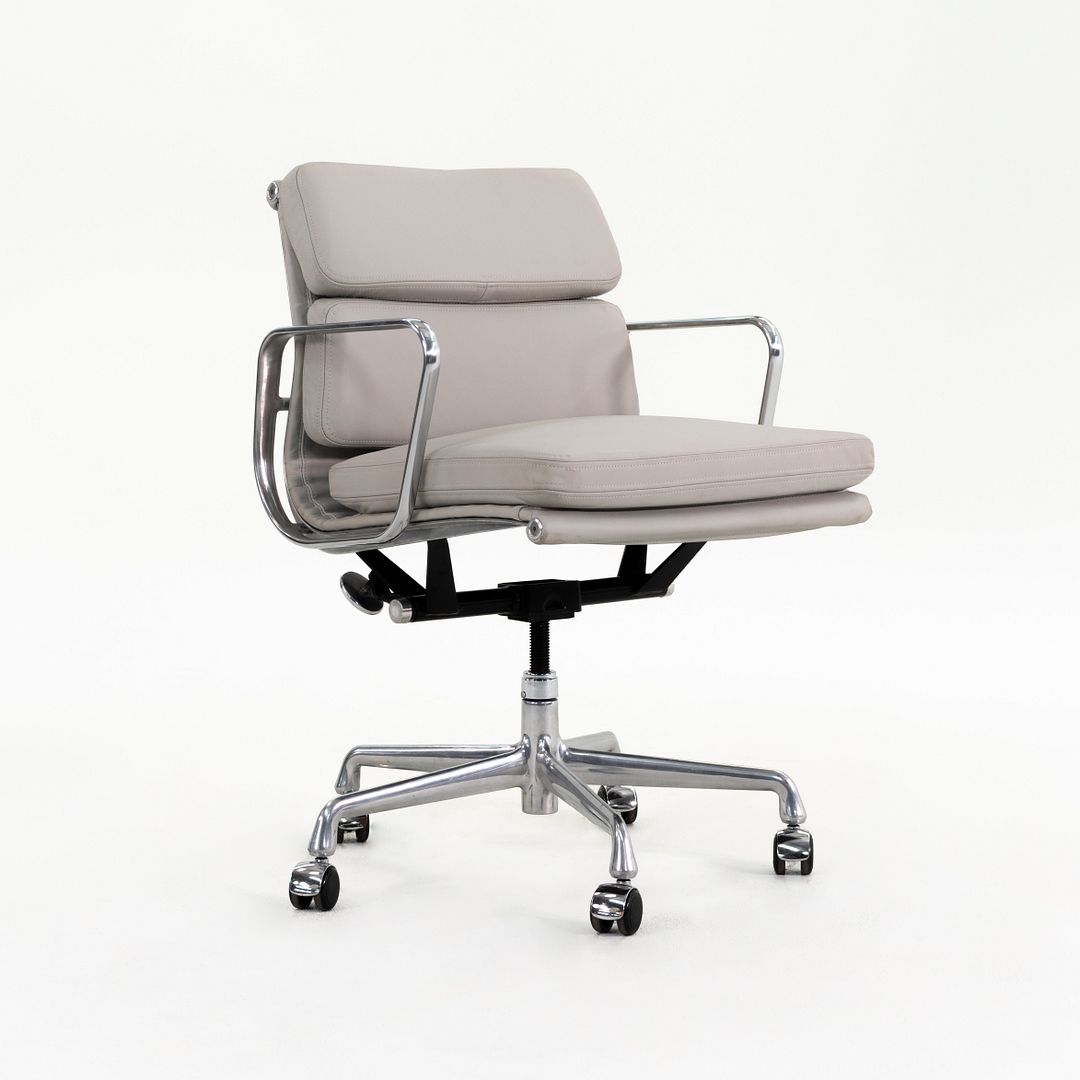 Soft Pad Management Desk Chair, Model EA435