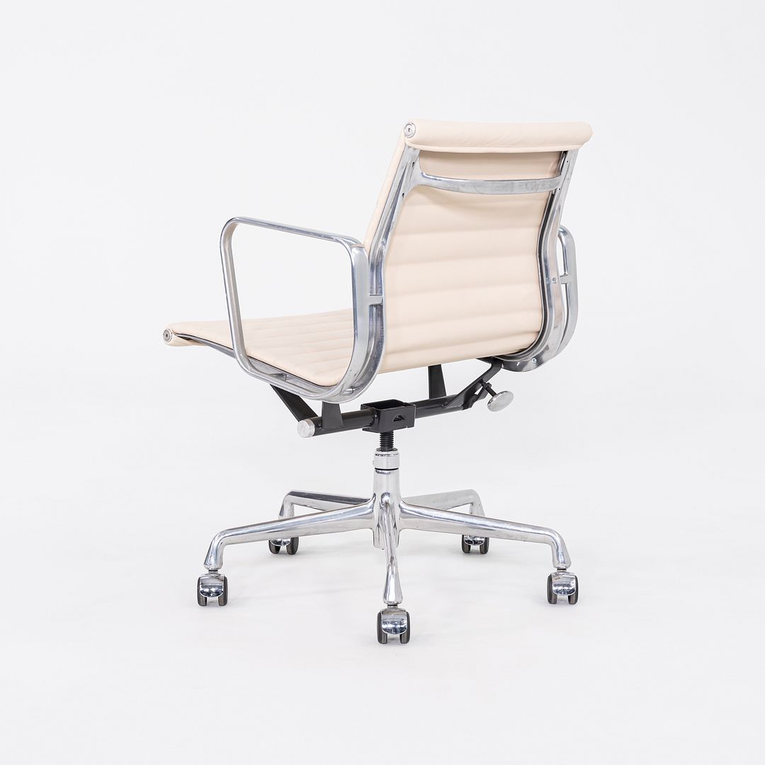 Aluminum Group Management Chair, Model EA335