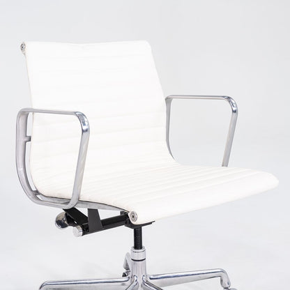 Aluminum Group Management Chair, Model EA335