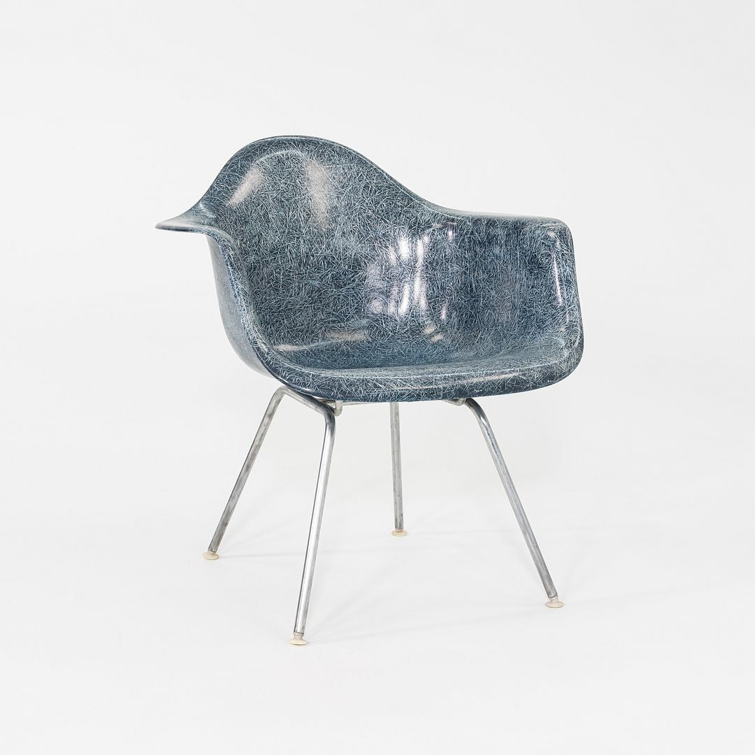 MAX Armchair