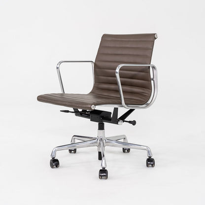 Aluminum Group Management Desk Chair, Model EA335