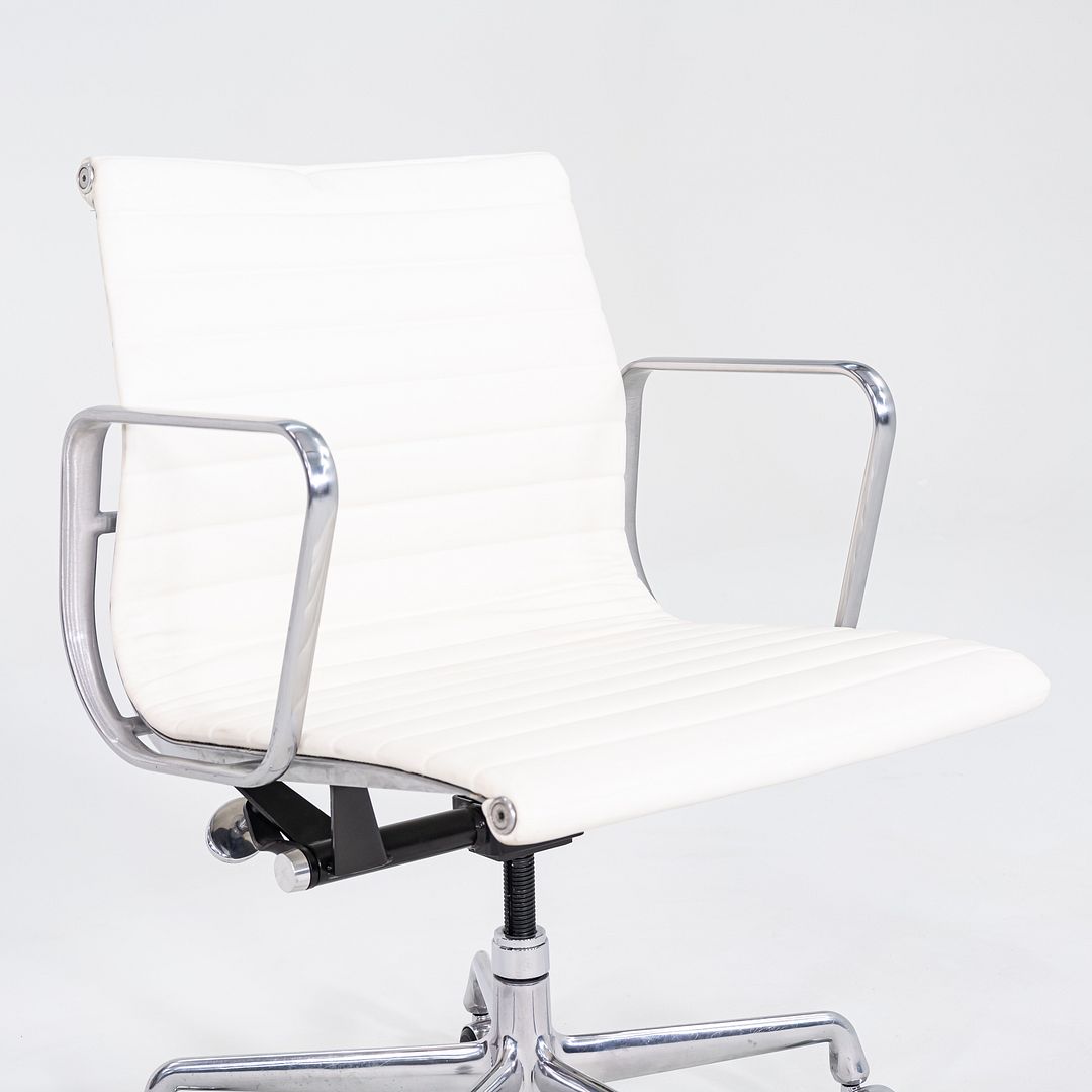 Aluminum Group Management Chair, Model EA335