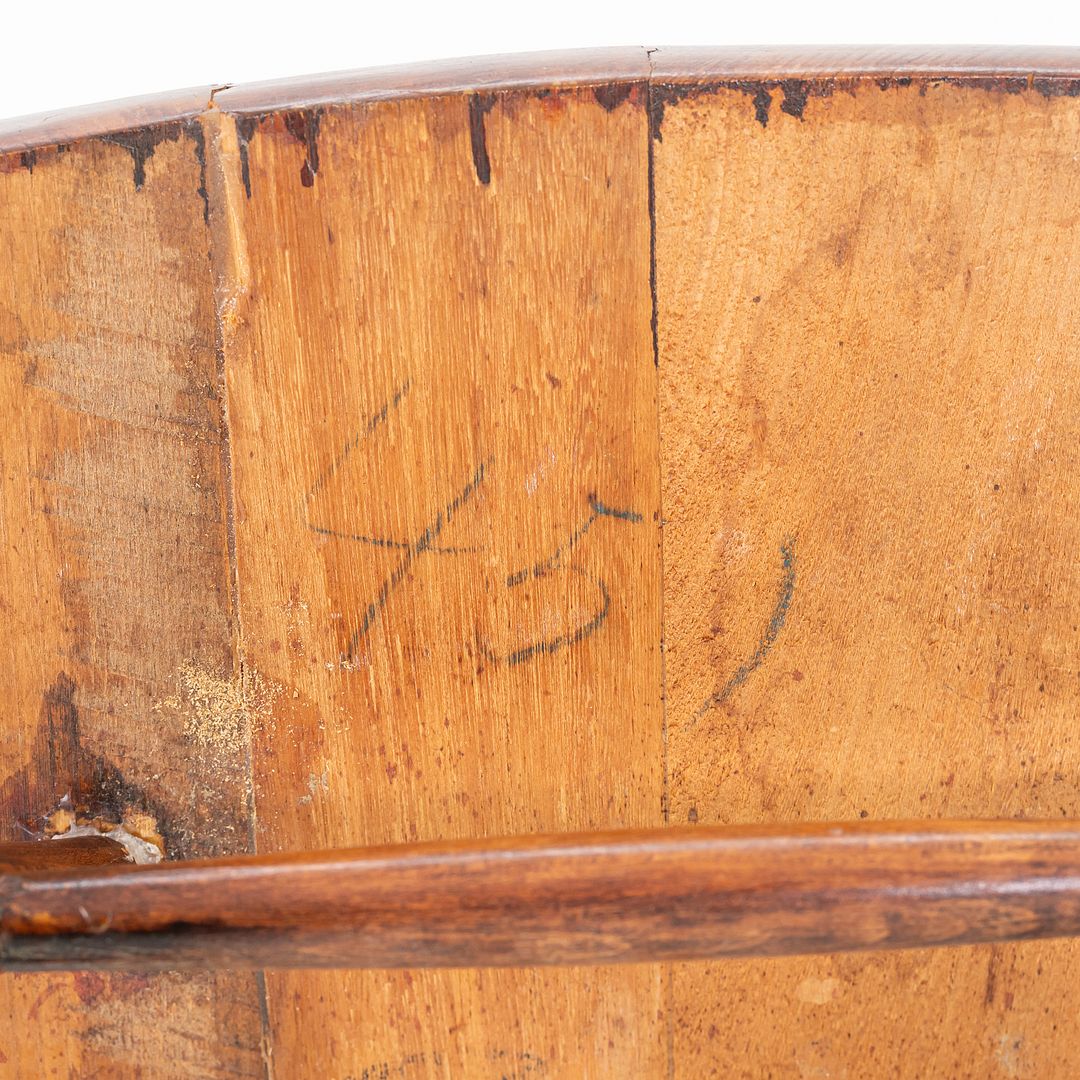 N19 Straight Chair