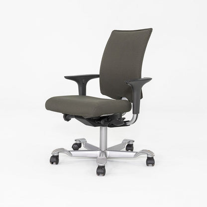 H05 Desk Chair