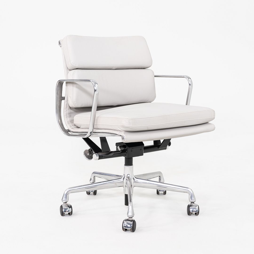 Soft Pad Management Desk Chair, EA435