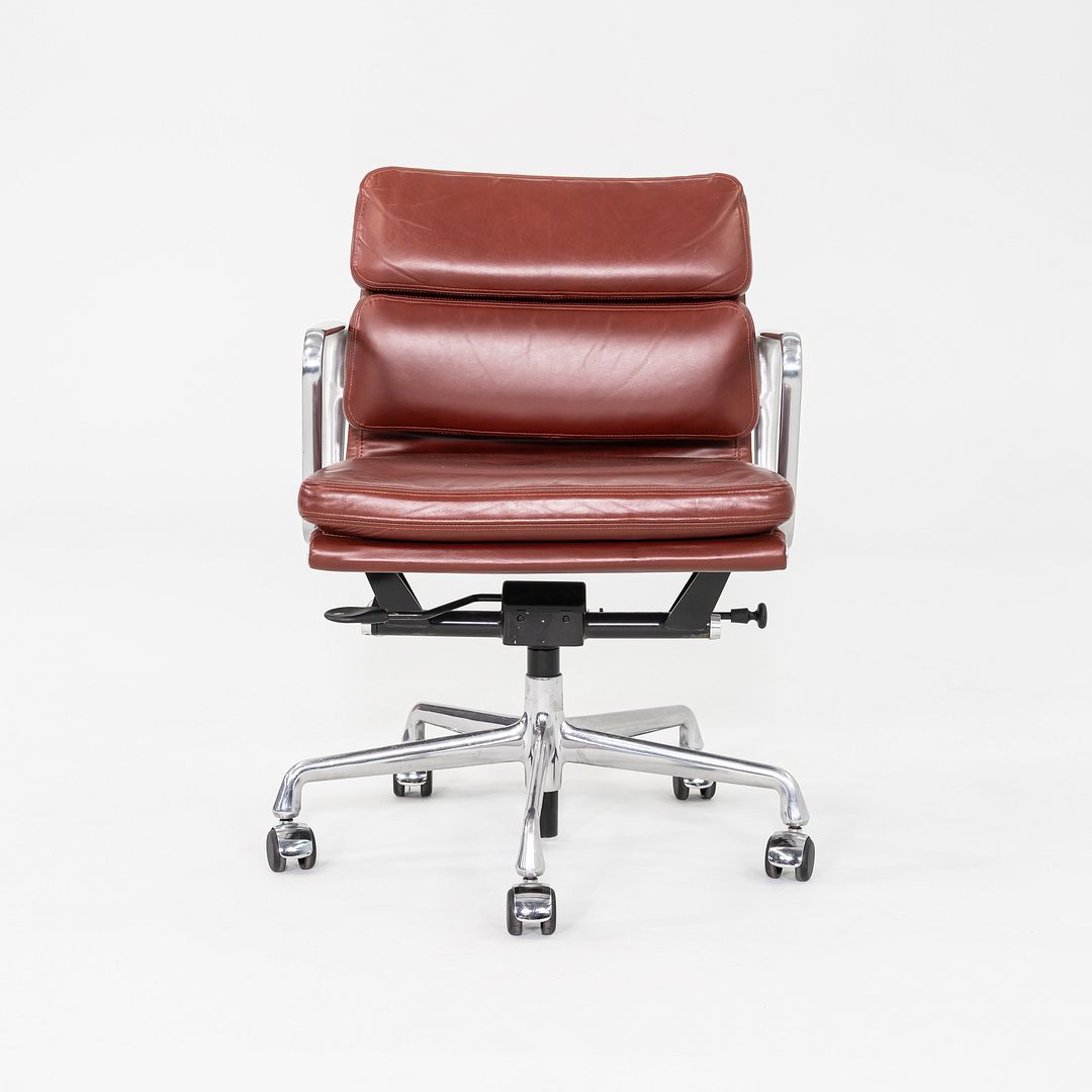 Soft Pad Management Chair, EA435