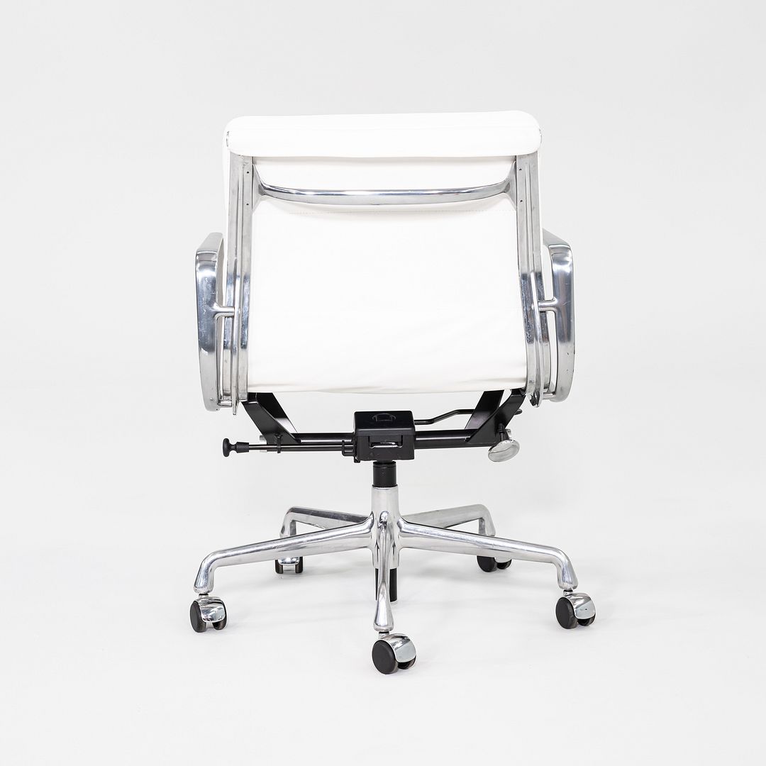 Soft Pad Management Chair, EA435