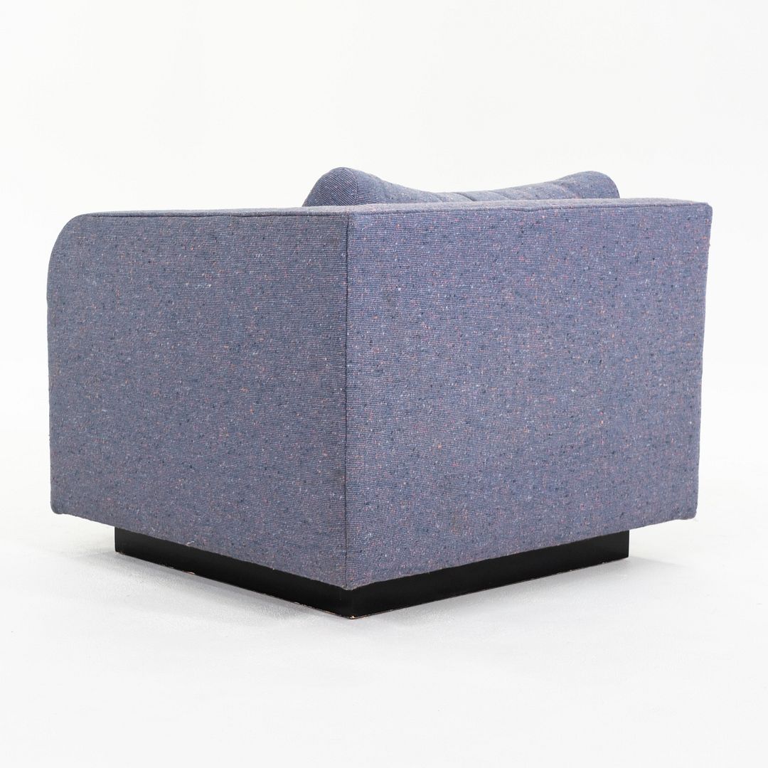 CH.86P Tuxedo Lounge Chair
