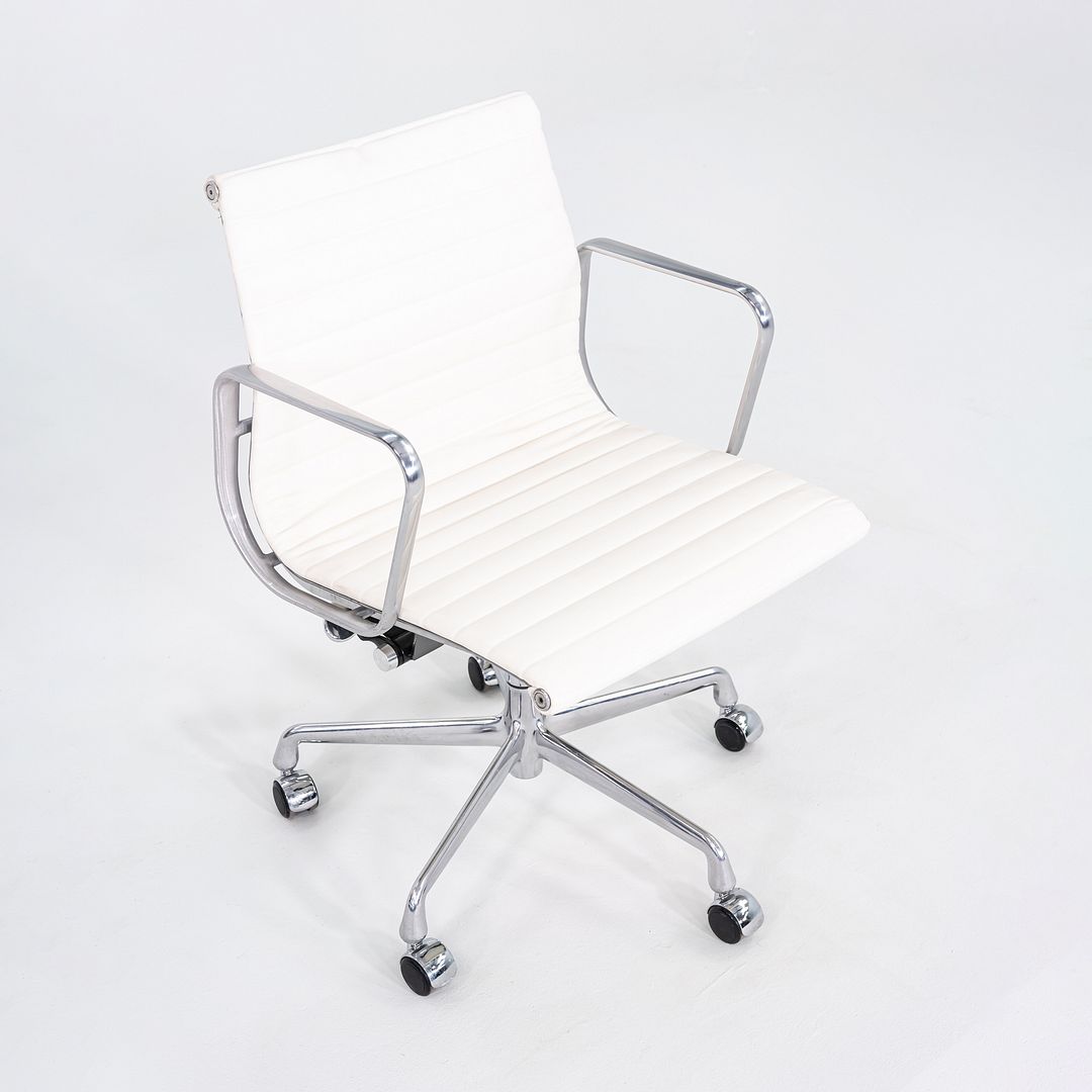 Aluminum Group Management Chair, Model EA335