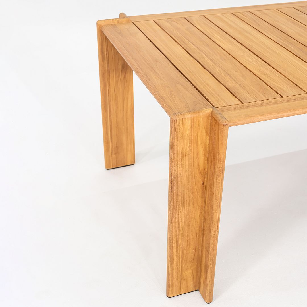 Atmosfera Dining Table