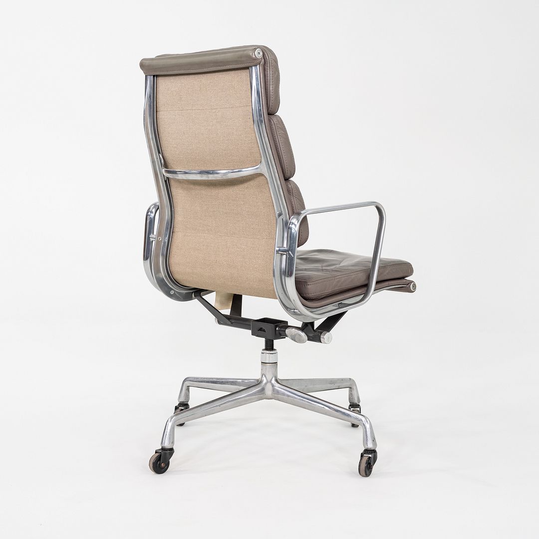 Soft Pad Executive Chair, Model EA420