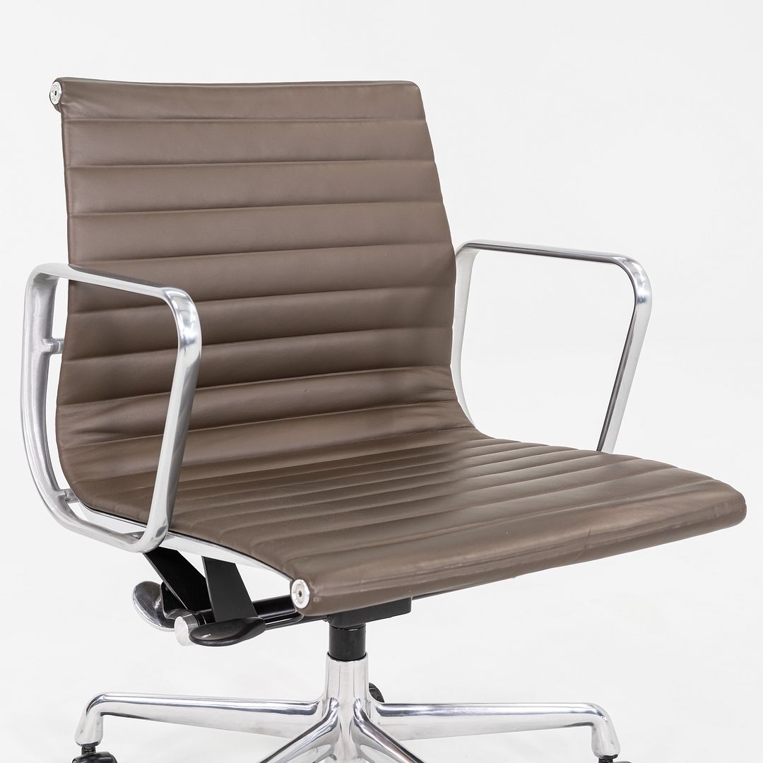 Aluminum Group Management Desk Chair, Model EA335