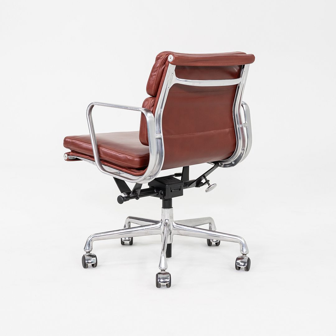 Soft Pad Management Chair, EA435