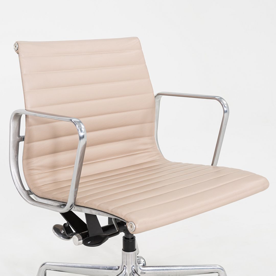 Aluminum Group Management Desk Chair, Model EA335