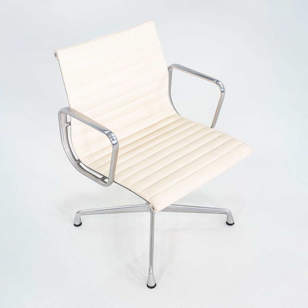 Eames Aluminum Group Management Desk Chair