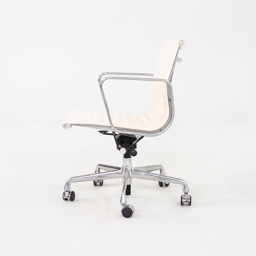 Aluminum Group Management Desk Chair, Model EA335