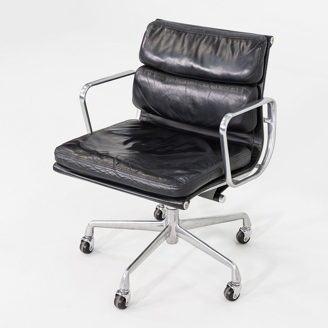 Soft Pad Management Chair, EA435