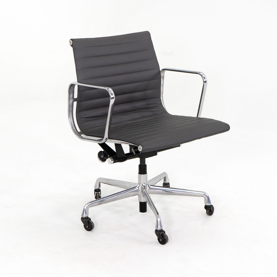 Aluminum Group Management Desk Chair, Model EA335