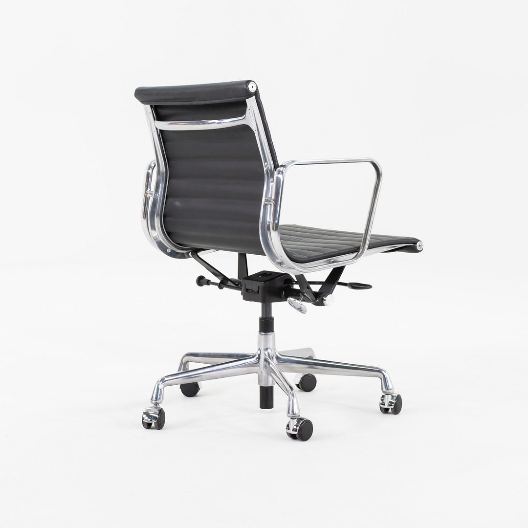 Aluminum Group Management Desk Chair, EA335