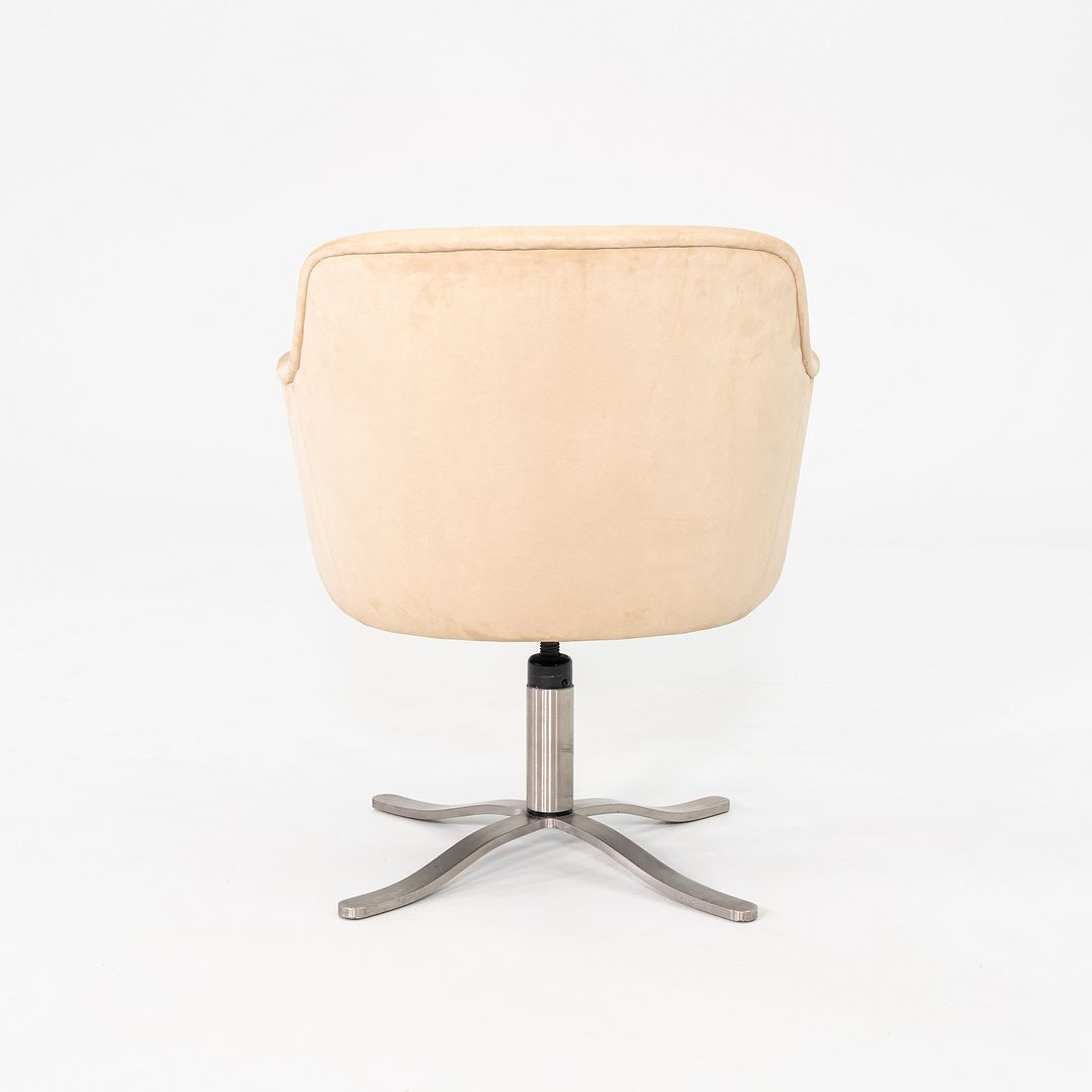 CH 6 Alpha Bucket Chair