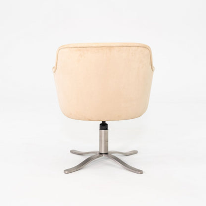 CH 6 Alpha Bucket Chair